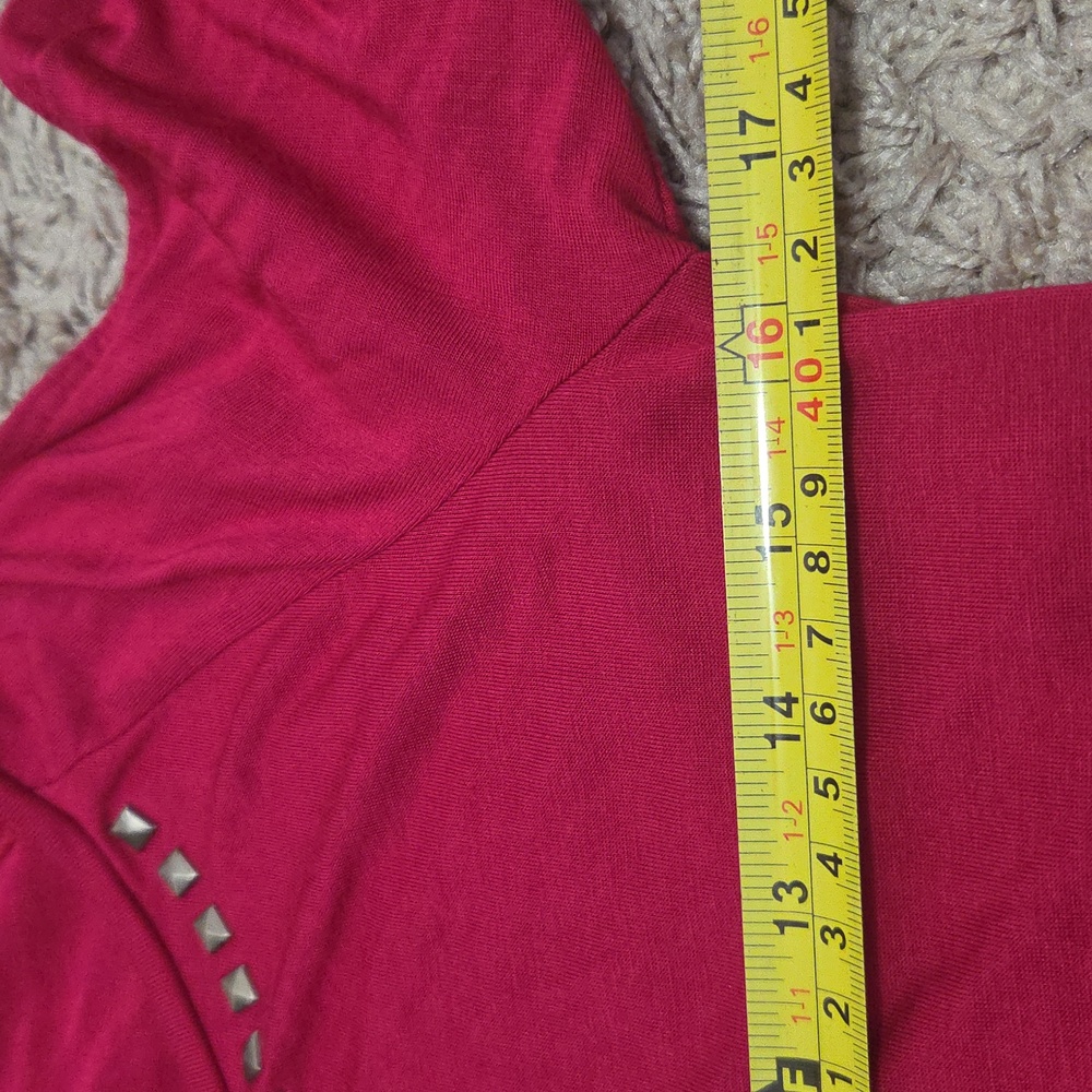 ROCK & REPUBLIC pink open shoulder medium top with flow sleeves - Picture 8 of 9